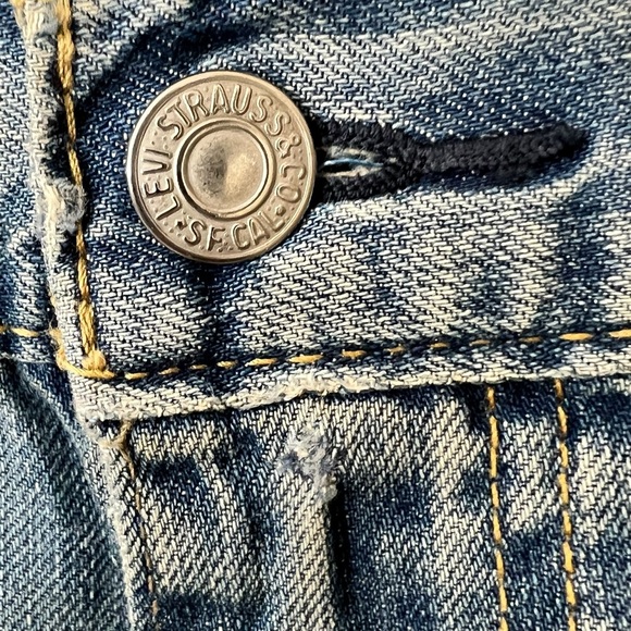 LEVI STRAUSS & CO. MENS STRAIGHT LEG JEAN SIZE 52βX30β LENGTH FADED BLUES. - Picture 8 of 13